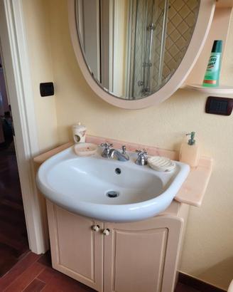 Mobile Bagno raffinato conMarmo Rosa del Portogall