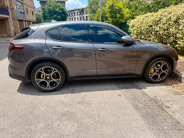 Alfa Romeo Stelvio 2.2/180 cavalli