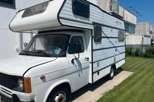 Camper Ford Transit con fotovoltaico