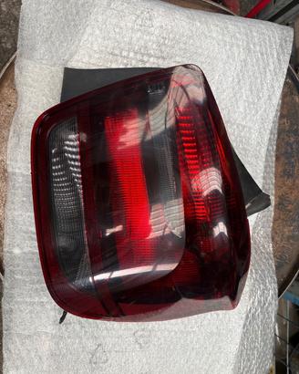 FARO POSTERIORE DESTRO BMW SERIE 1 ANNO:2014