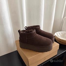 Stivali da neve UGG da donna con tacco alto 38