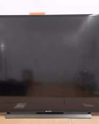 Smart TV Sony Bravia 48"  con staffa da muro