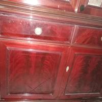 Mobile in piuma di mogano