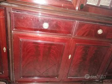 Mobile in piuma di mogano