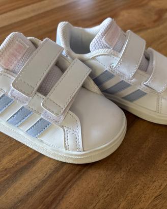 Scarpe Adidas Grand Court n. 22