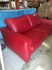 Divano vera pelle 2 posti colore rosso cardinale
