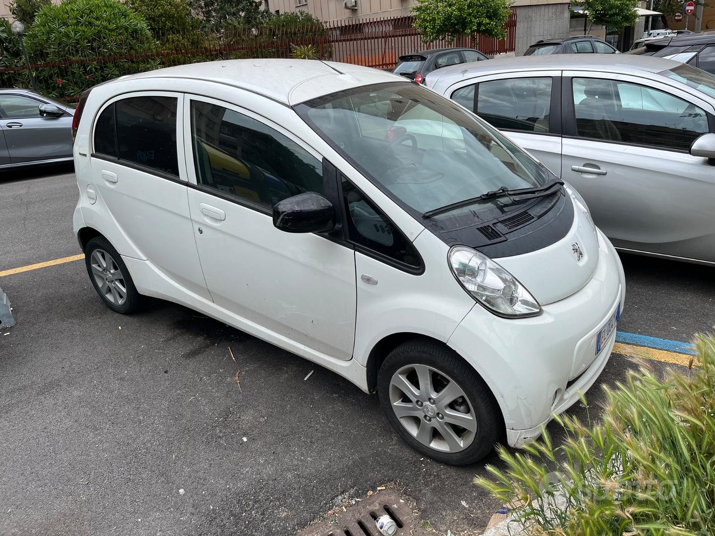 Peugeot Ion 2012 photo 5