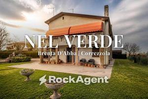 Casa indipendente di 260 m² con più di 5 locali e 