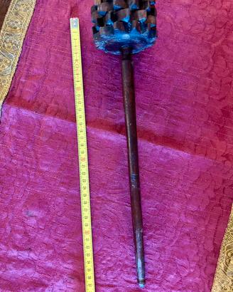 Antico sbattitore per cioccolatiera