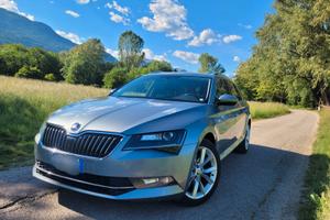 SKODA SUPERB 4×4  Station Wagon 2.0 tdi Executive