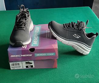 Nuove skechers clearance