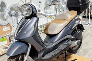 Privato vende Scooter Beverly  250 cc anno 2011