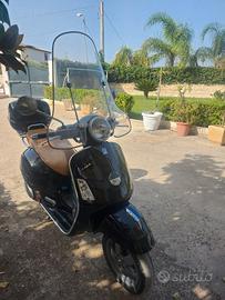 Vespa Piaggio 250 GTS