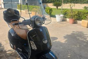 Vespa Piaggio 250 GTS