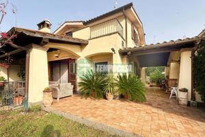 VILLA BIFAMILIARE A TREVIGNANO ROMANO