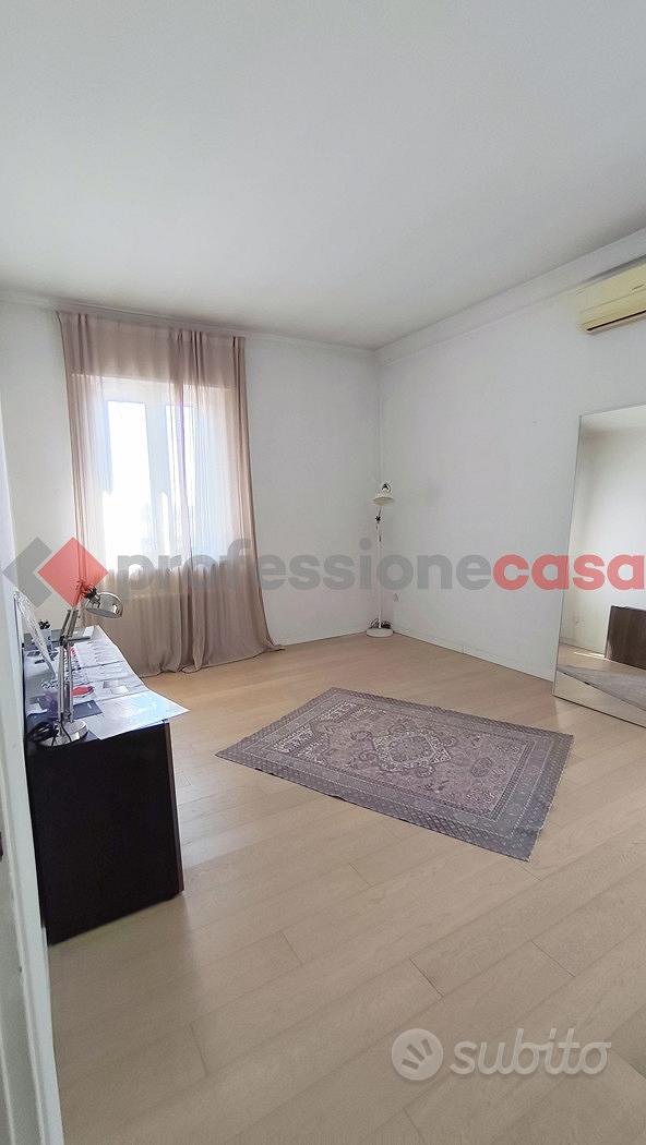 Apartment in Milano, Maciachini - Maggiolina, Municipio 9 - Altro