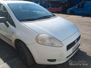 FIAT GRANDE PUNTO 1.2 B 2007 199A4000  PER RICAMBI
