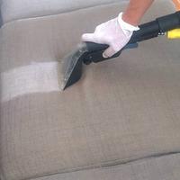 Pulizia e smacchiamento divani a domicilio