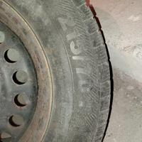 gomme con cerchi in metallo 