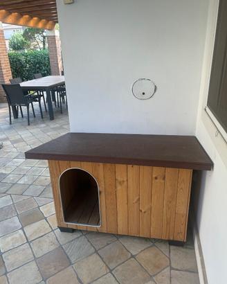 casetta in legno per cani, mai usata.