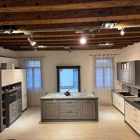 Cucina in legno dallo stile americano scontata