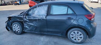 Sportello post sinistro Kia Rio 2018