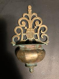 Acquasantiera in ottone, fine 1800