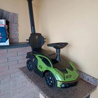 Lamborghini cavalcabile così come in foto