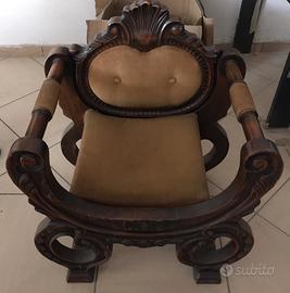 Sedia capotavola d'epoca intagliata- velluto ocra