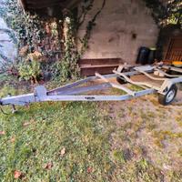 Carrello rimorchio per attrezzature sportive