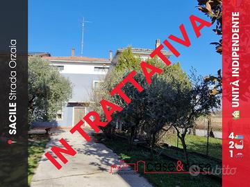 Sacile - Villa di testa e accessori Rif. V112