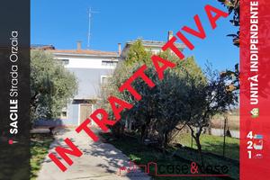 Sacile - Villa di testa e accessori Rif. V112