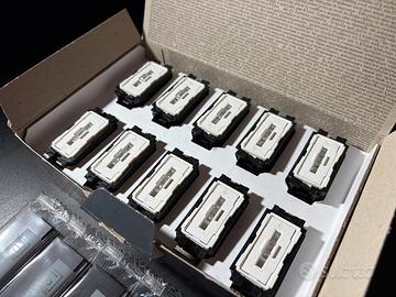 10 deviatori K4003 LIVING NOW bticino + Cover nere