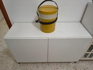 IKEA BESTÅ con ante Laxviken