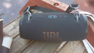 CASSA NERA JBL bluetooth