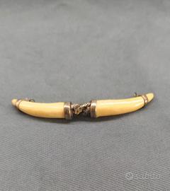 Ciondolo in materiale pregiato