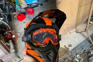 Casco cross enduro e protezioni corpo