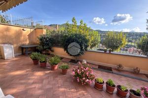 3 LOCALI A MONTE PORZIO CATONE