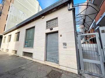 Fabbricato indipendente con cortile