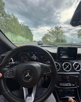 schermo originale mercedes classe A 180d w176