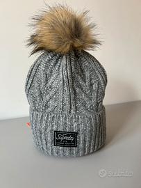 Superdry - cappello a maglia con pompon