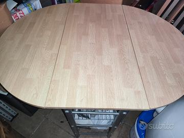 tavolo richiudibile con 2 sedie e ripiani 