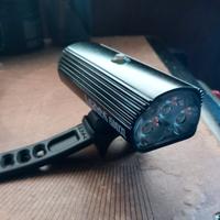 luce bici Lezyne Superdrive 1500XXL - 1500 lumen