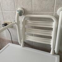 Sedia doccia per anziani o disabili