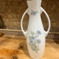 Vaso in ceramica con fiori