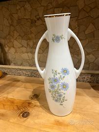 Vaso in ceramica con fiori