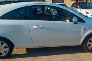 Opel Corsa D 1.2 Club 85 CV – 2010
