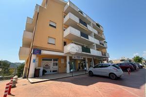 3 LOCALI A CASTELLALTO