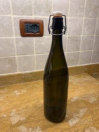 Bottiglie vetro con macchinetta