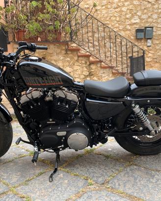 Harley Davidson Sportster 1200 Forty-eight Vetrina